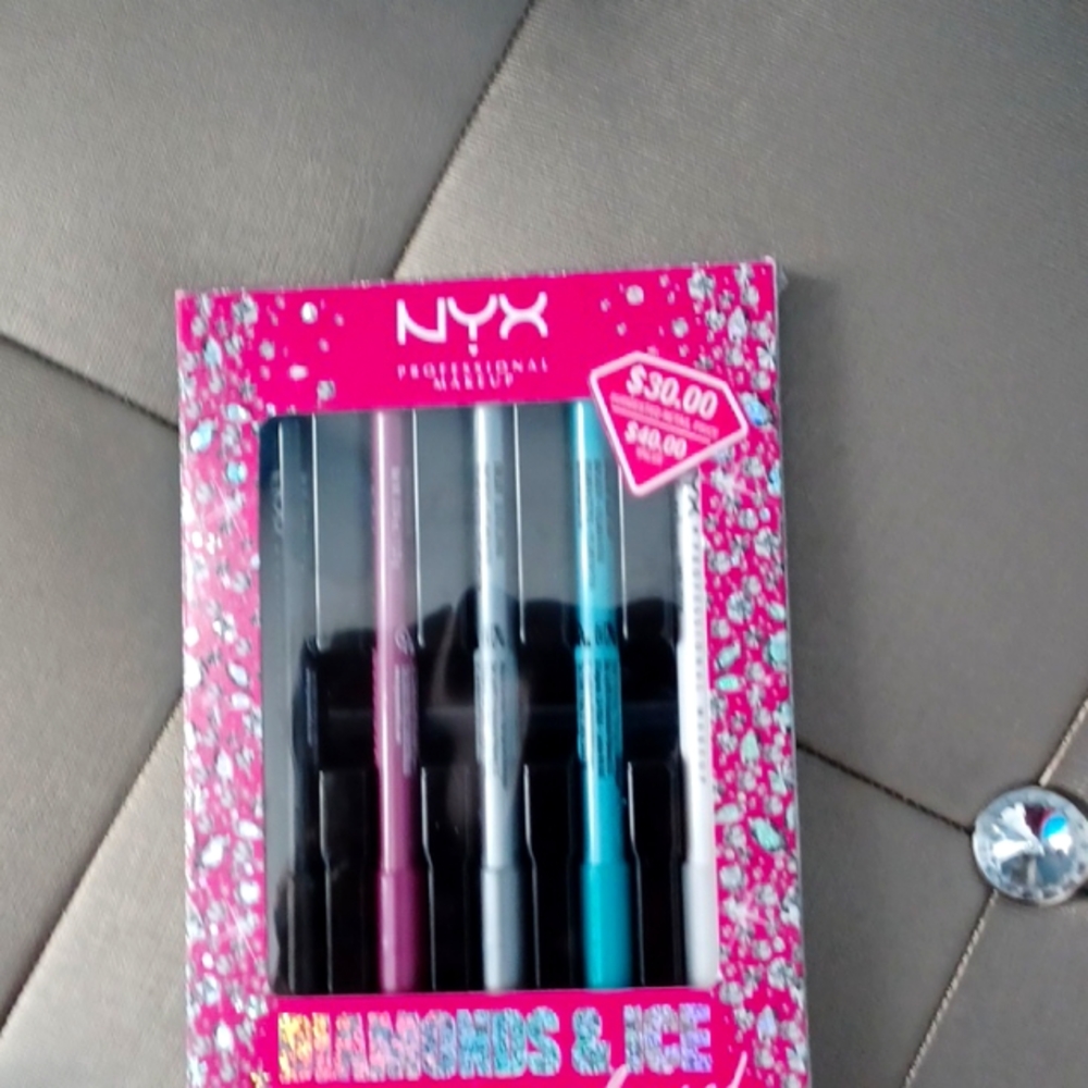 NIB AUTHENTIC NYX PROFESSIONAL MAKEUP EYELINERS